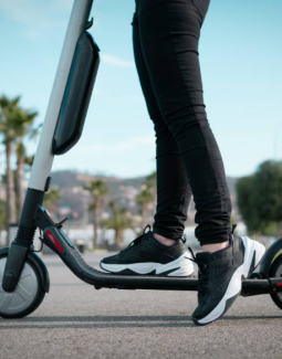 Signalisation routière verticale des cyclistes applicable aux conducteurs de EDPM